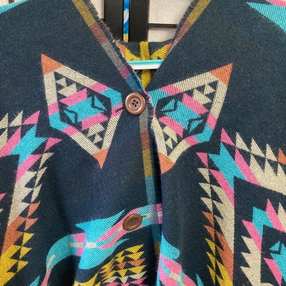 Beautiful Hooded Native Print Poncho - Picture 3 of 15